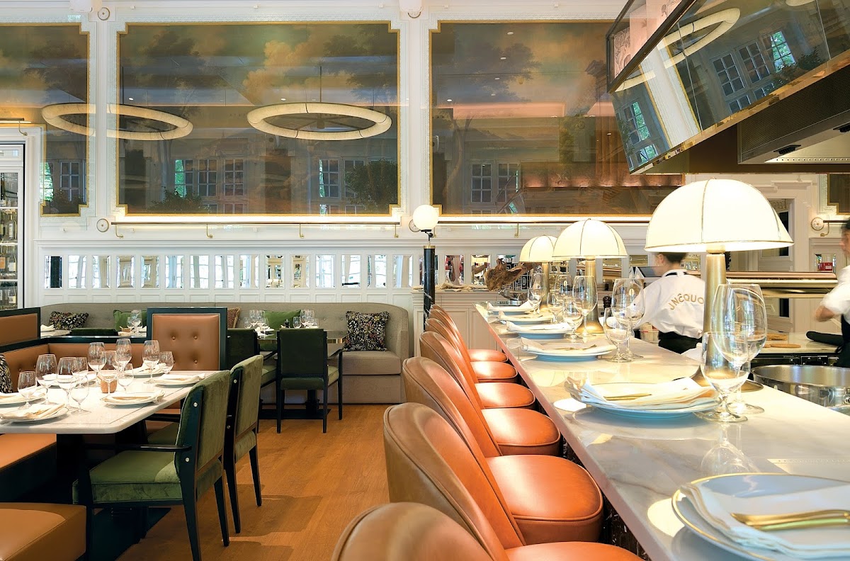 JNcQUOI Avenida in lisbon