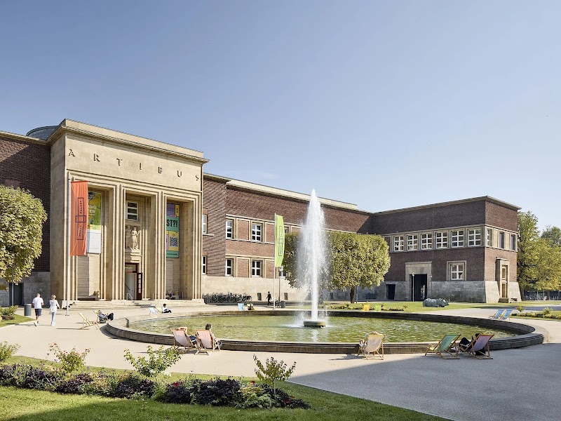 Музей Кунстпаласт