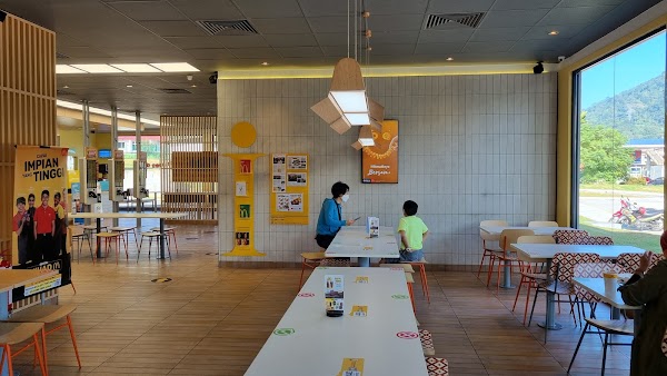 McDonald's Tampin DT - Photo 1