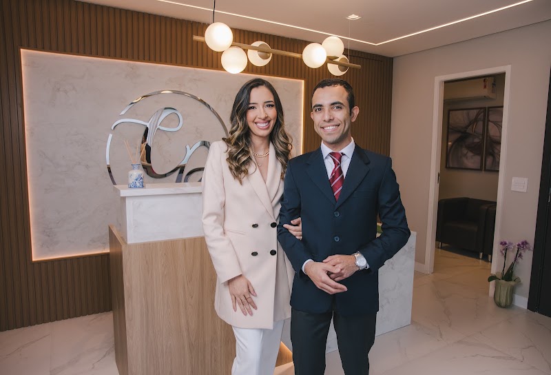 Consultório da Pele (Dermatologia e Cirurgia Plástica) - Dra. Nira Herênio e Dr. Rogério Mendes