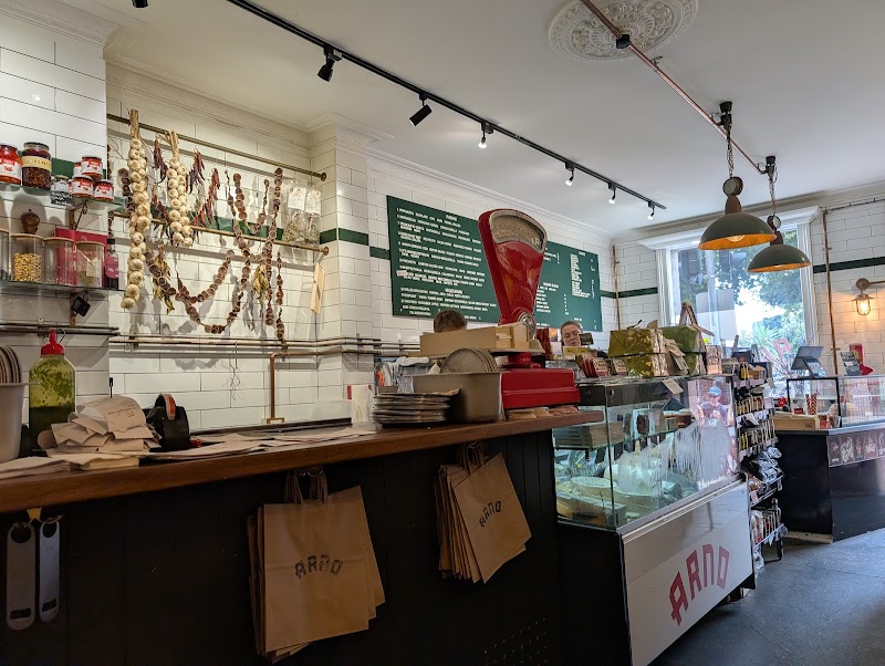 Arno Deli King St photo 4