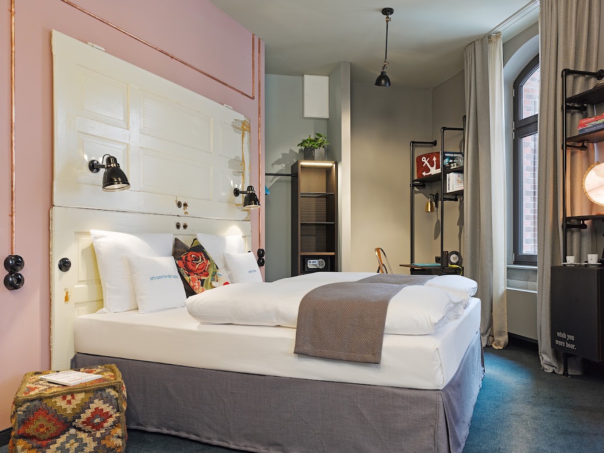 25hours Hotel Altes Hafenamt, dog-friendly hotel