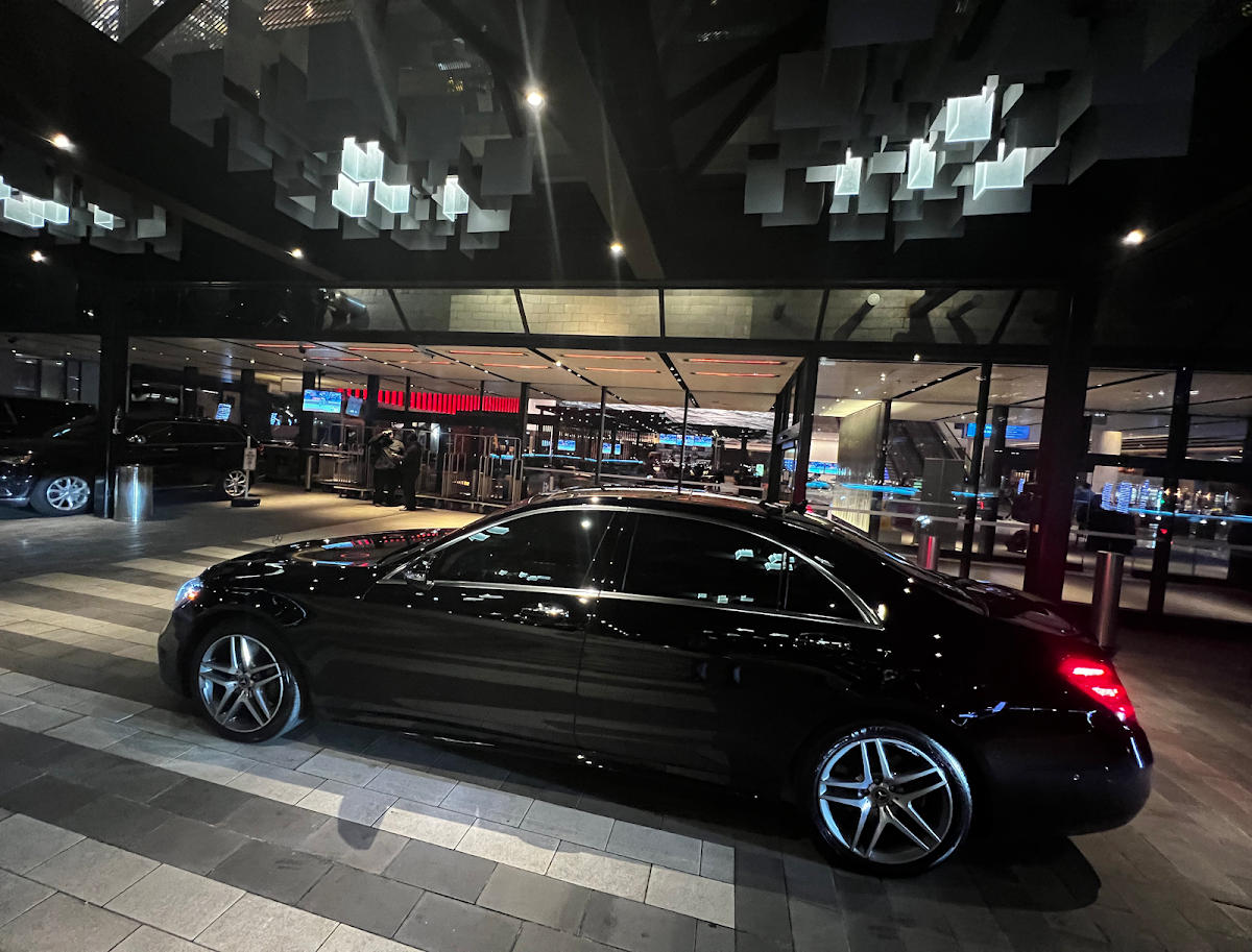 Royal Limo Services - Chicago Ohare Executive Limo Service -Chauffeur & Black Car Services: Google Places image 4