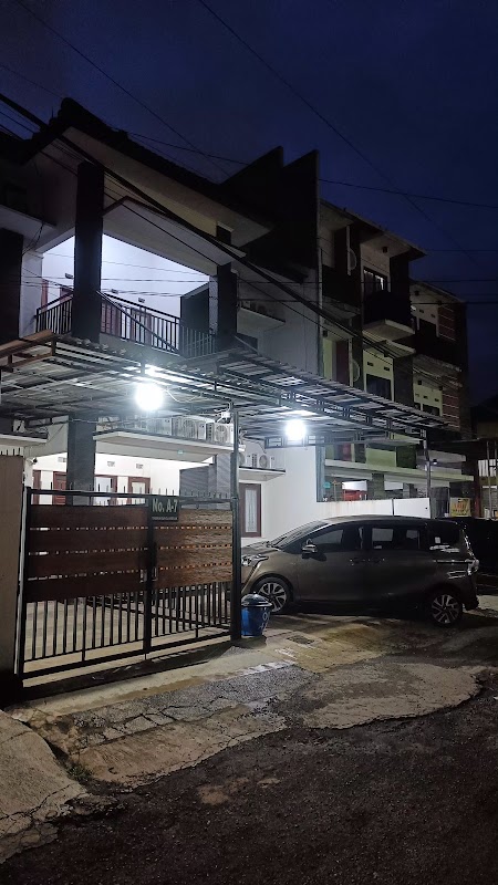 Kos Putra Eksekutif Omah Dewe