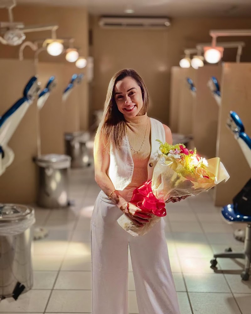 Dra. Karyna Menezes - Dentista em João Pessoa - foto 5