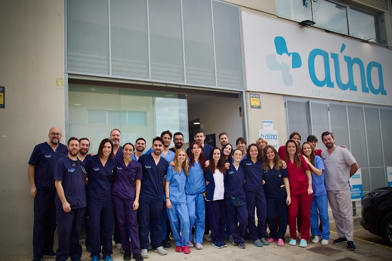 Aúna especialidades veterinarias