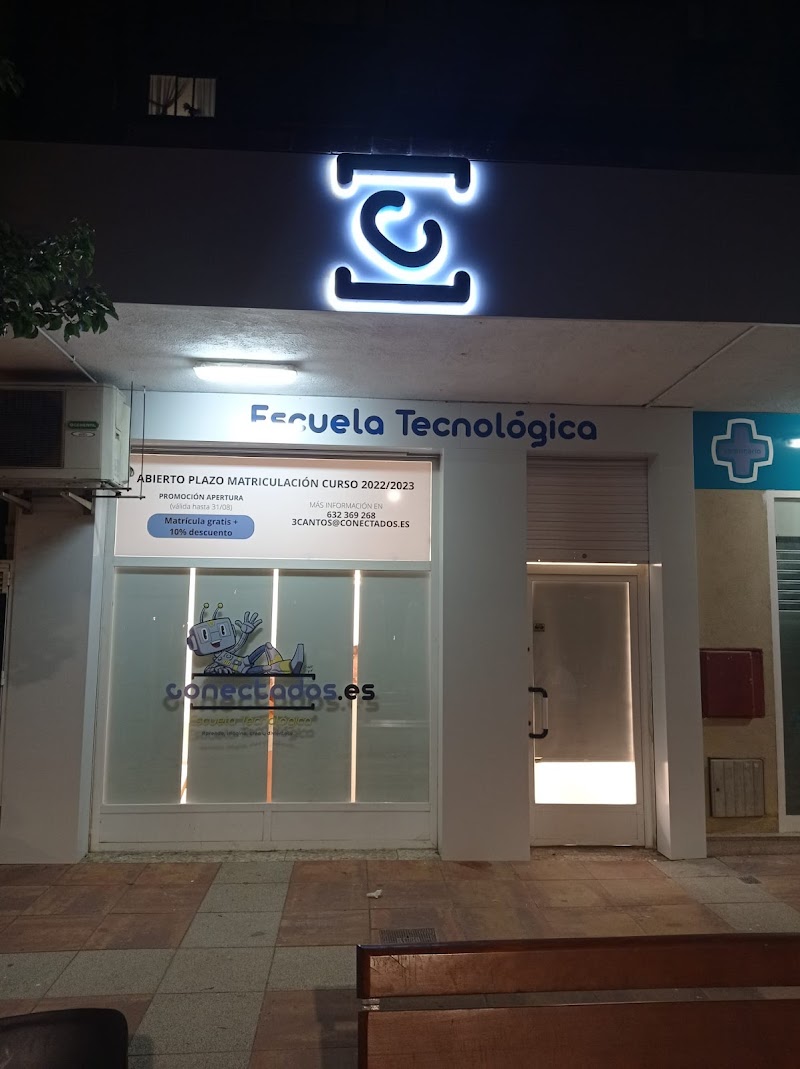 Escuela Tecnológica Conectados.es Tres Cantos