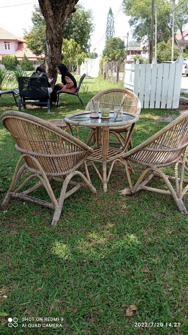 Jolly Good - Photo 1