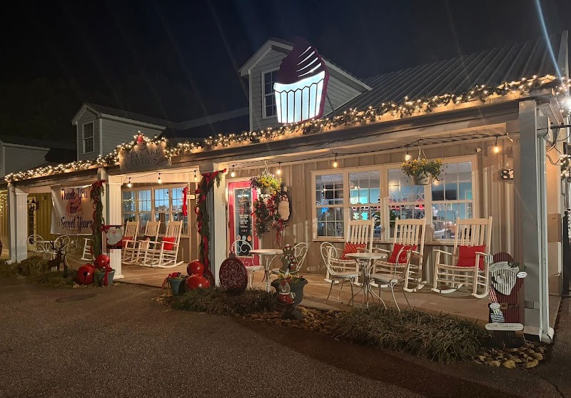 Cupcake Cuties Cafe & Bakery photo 4