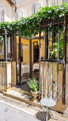 Restaurant L Oriel Arles