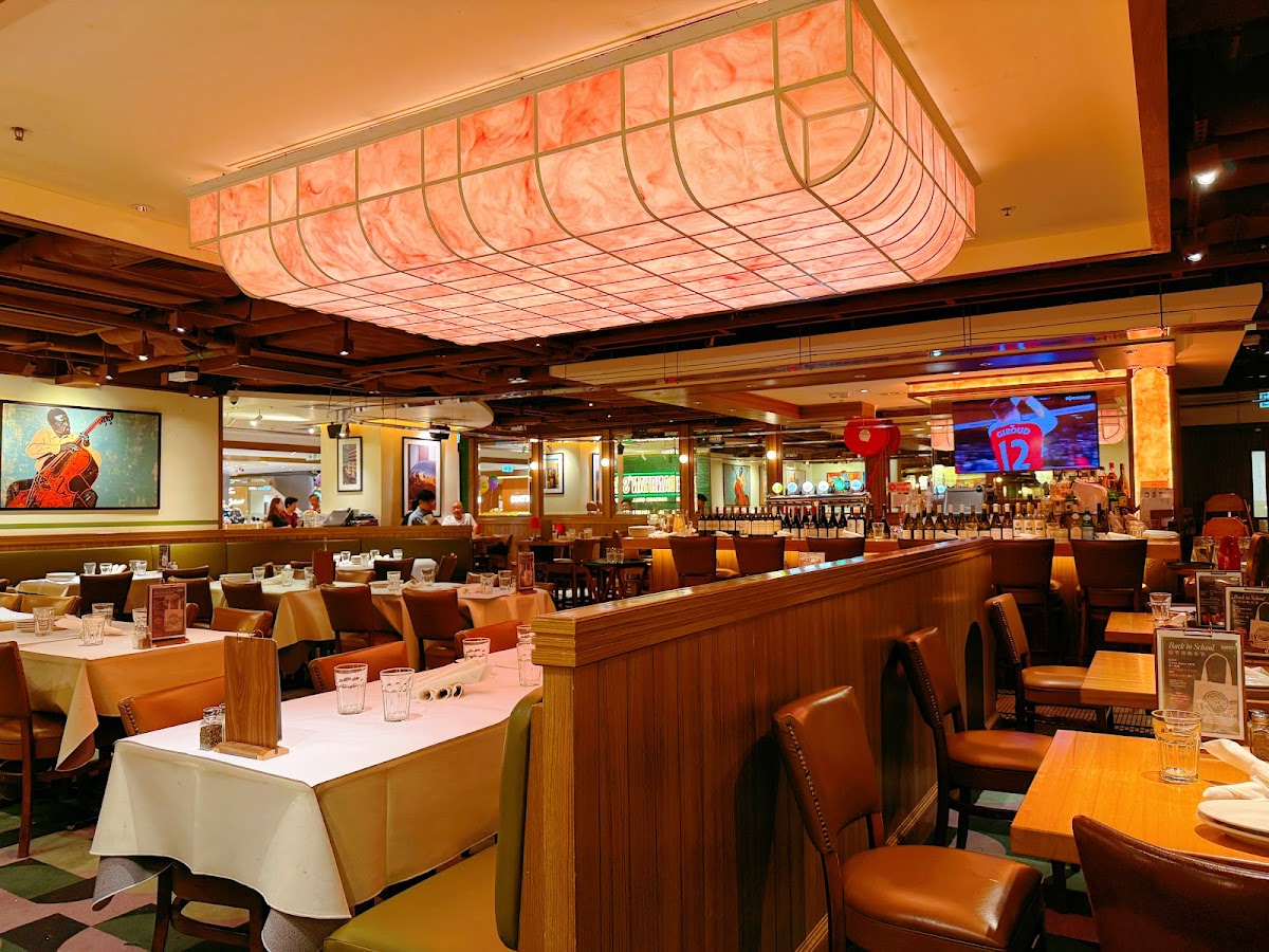 Dan Ryan's Chicago Grill (Cityplaza) photo 1