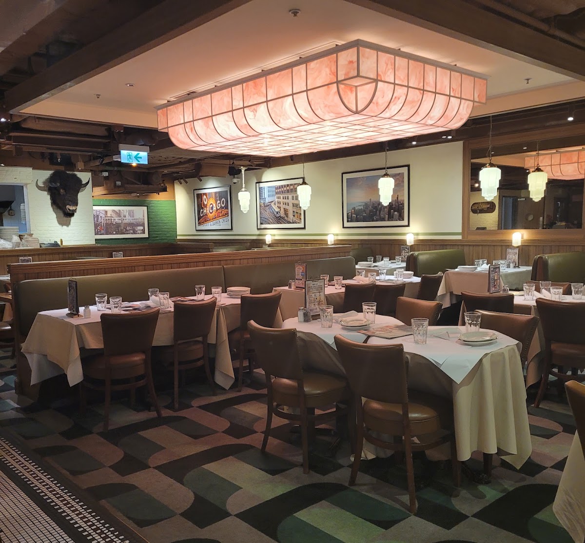 Dan Ryan's Chicago Grill (Cityplaza) — photo 6