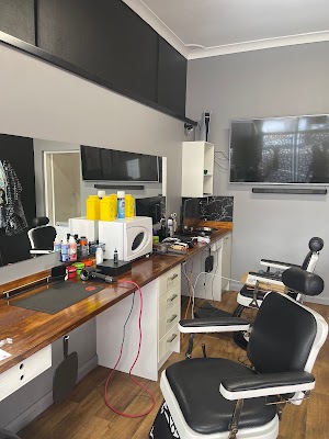 Authentic Cutz photo 2