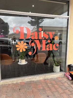 Daisy Mae Hair photo 2