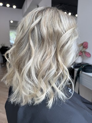 Natalie Morgan Hair photo 2