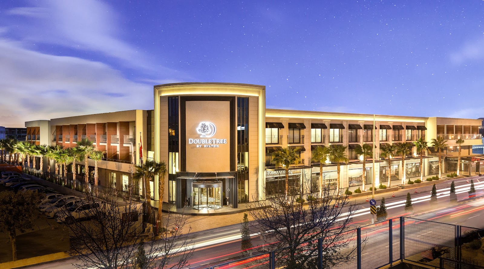DoubleTree by Hilton İzmir Airport mekanı