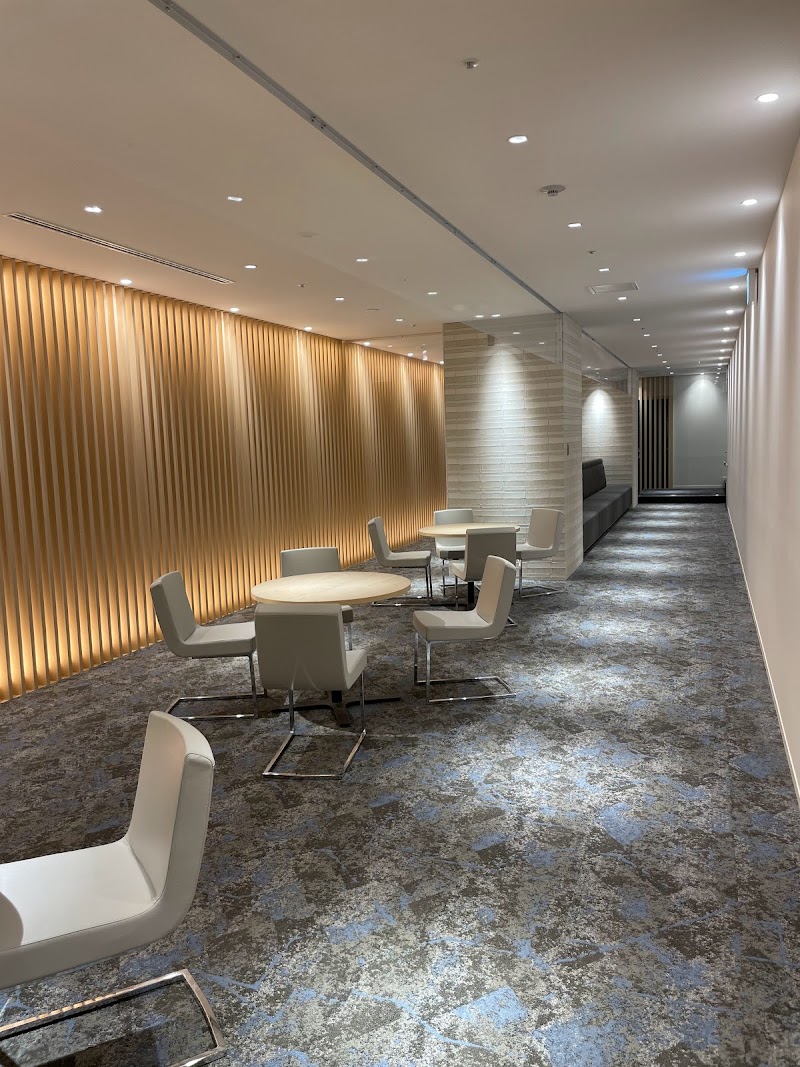 Spring レディースクリニックの外観