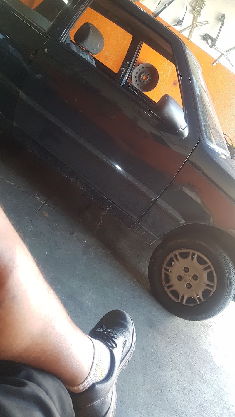 Foto de BH SOM AUTO PORTAS - Acessórios e Auto Portas