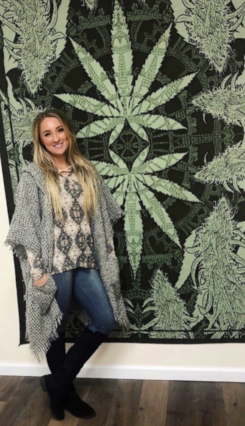 Video tour of Ohio Cannabis Connection Toledo / Telemedicine - Medical Marijuana Doctors / Card retail environment