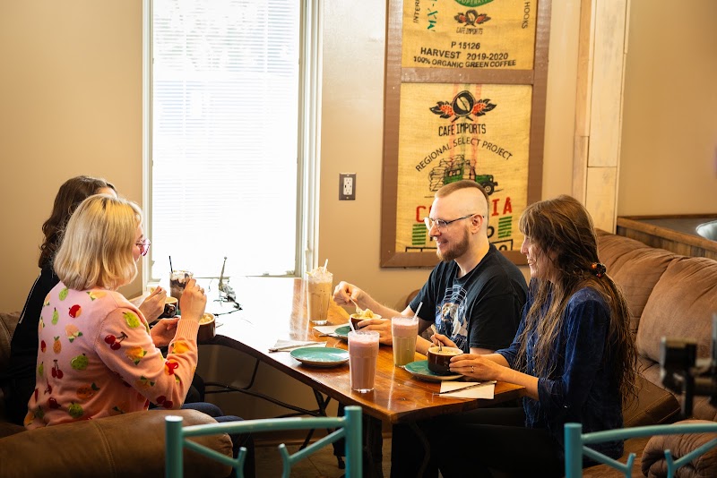 Daily Buzz Cafe photo 2