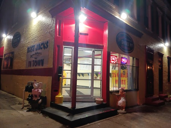 SAM'S SMOKEHOUSE exterior