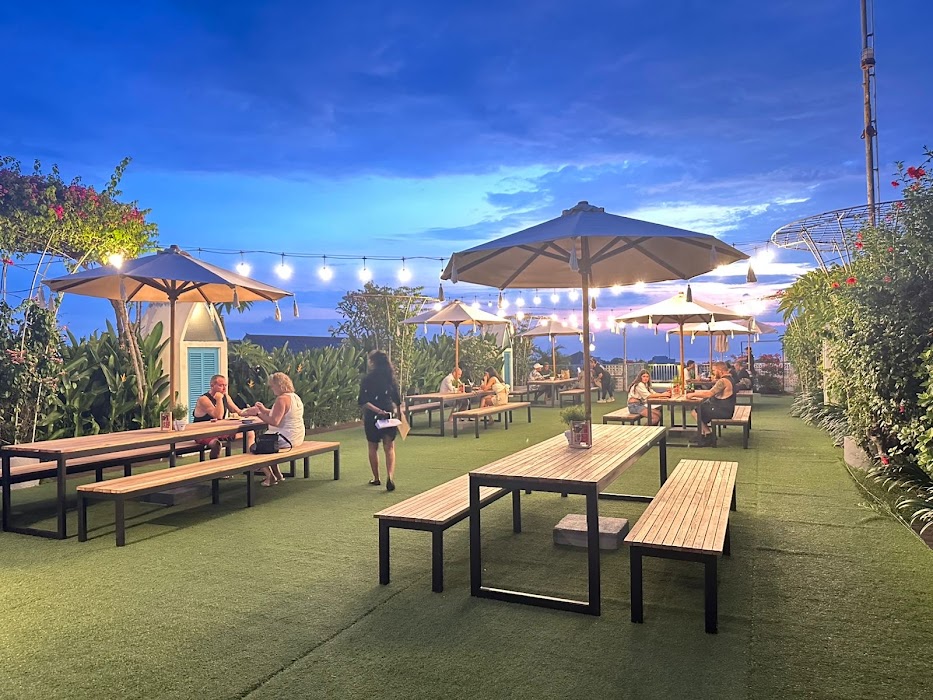 Heights Rooftop Legian fotoğraf 1