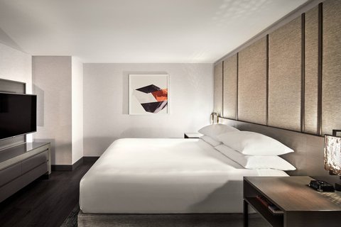 Rooms equipped with forced air white noise machines