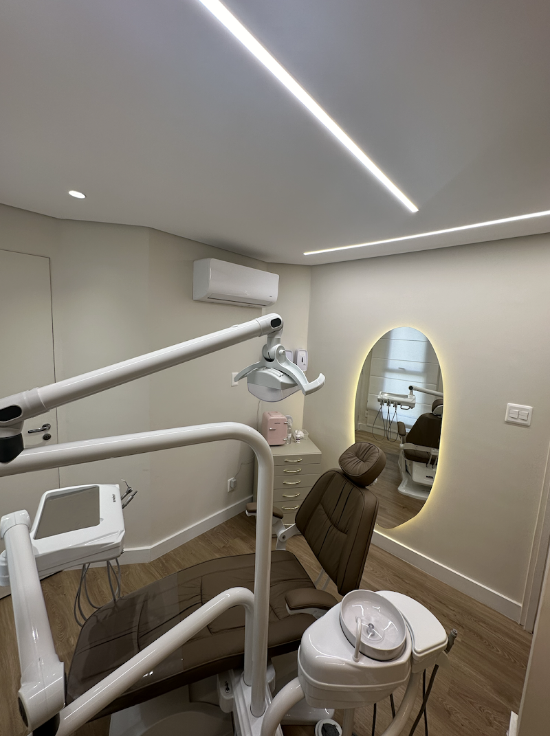 Abrahão Condé Odontologia Integrada - foto 3