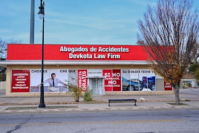 Devkota Law Firm: Abogados de Accidentes - Car accident lawyer in Wichita