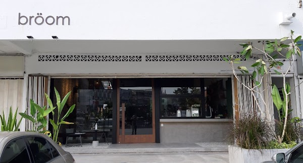 bröom Artisan Bakery & Kitchen