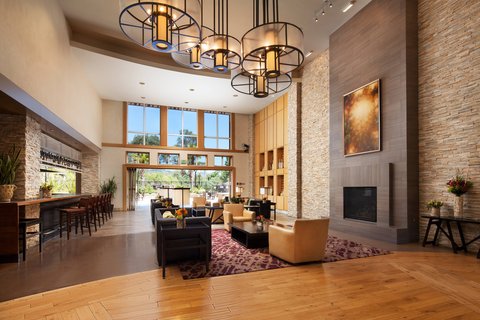 Walkable to downtown Napa with shuttle service