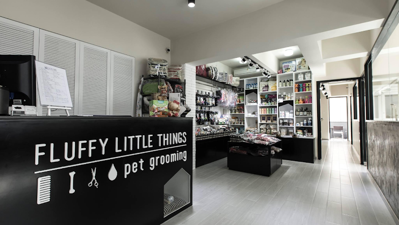 FLUFFY LITTLE THINGS (Pet Sitter Pet Groomer)