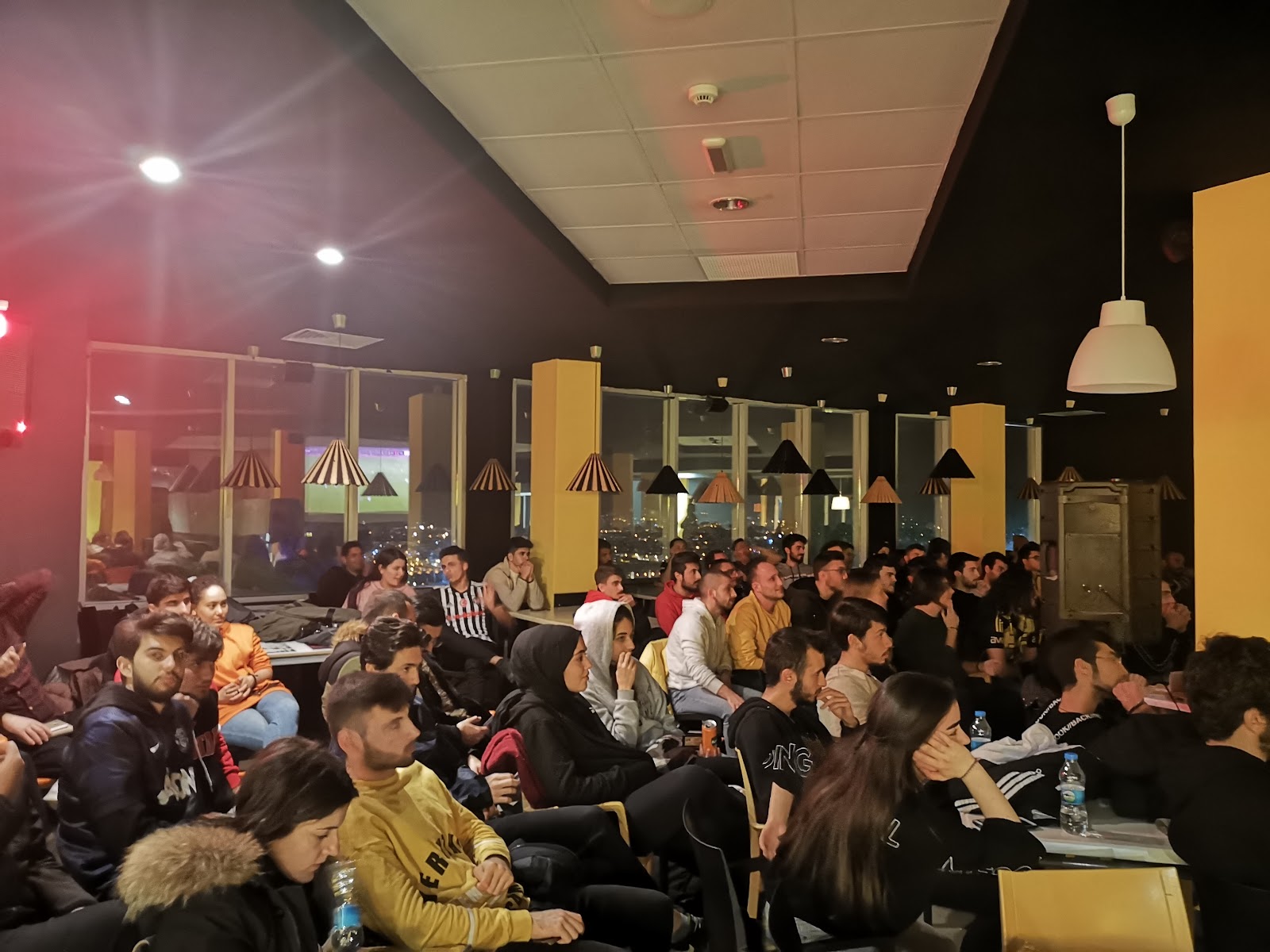 Dinozor Cafe mekanı