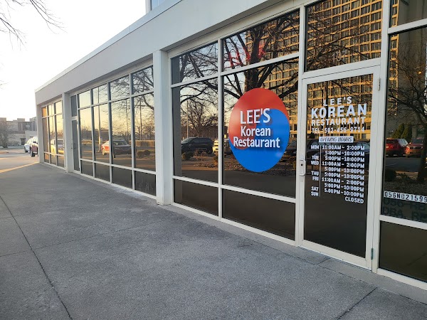 LEE'S BBQ exterior