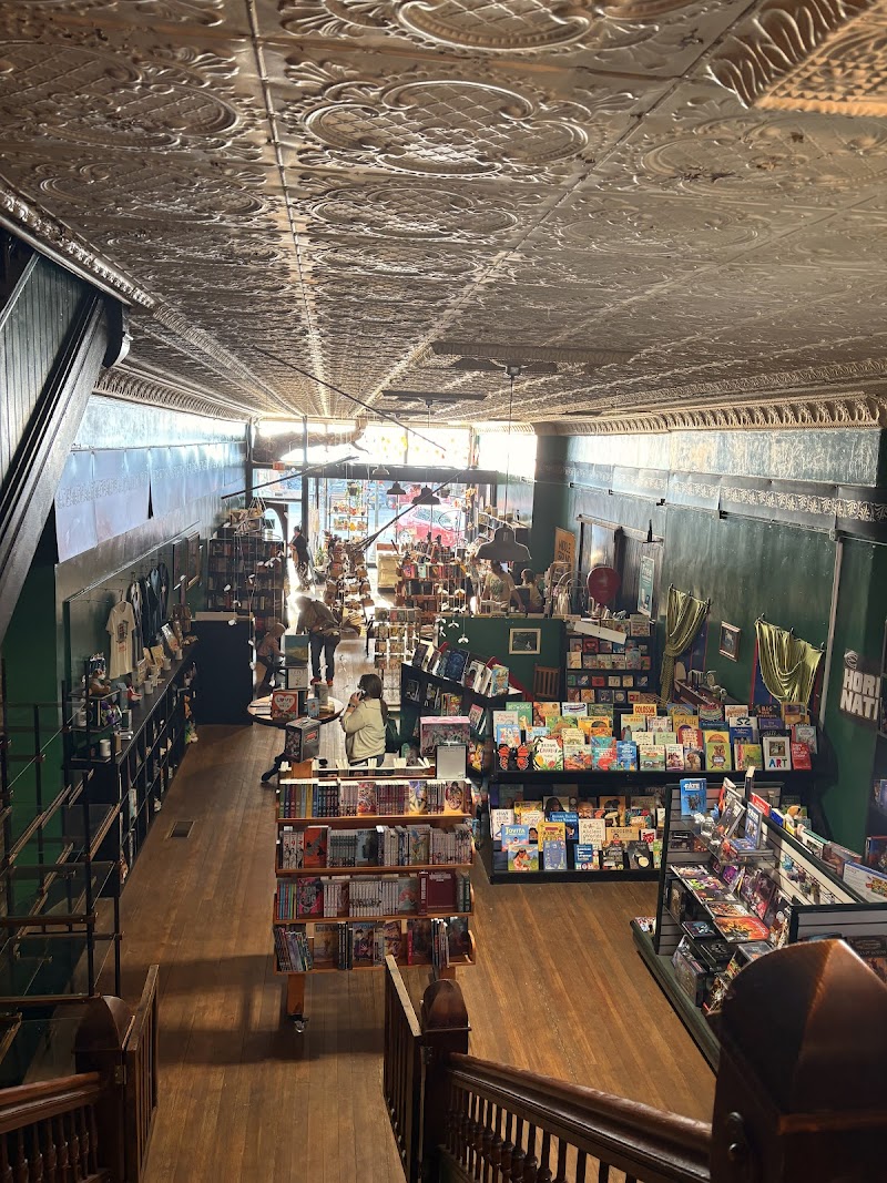 Middle Ground Books photo 2