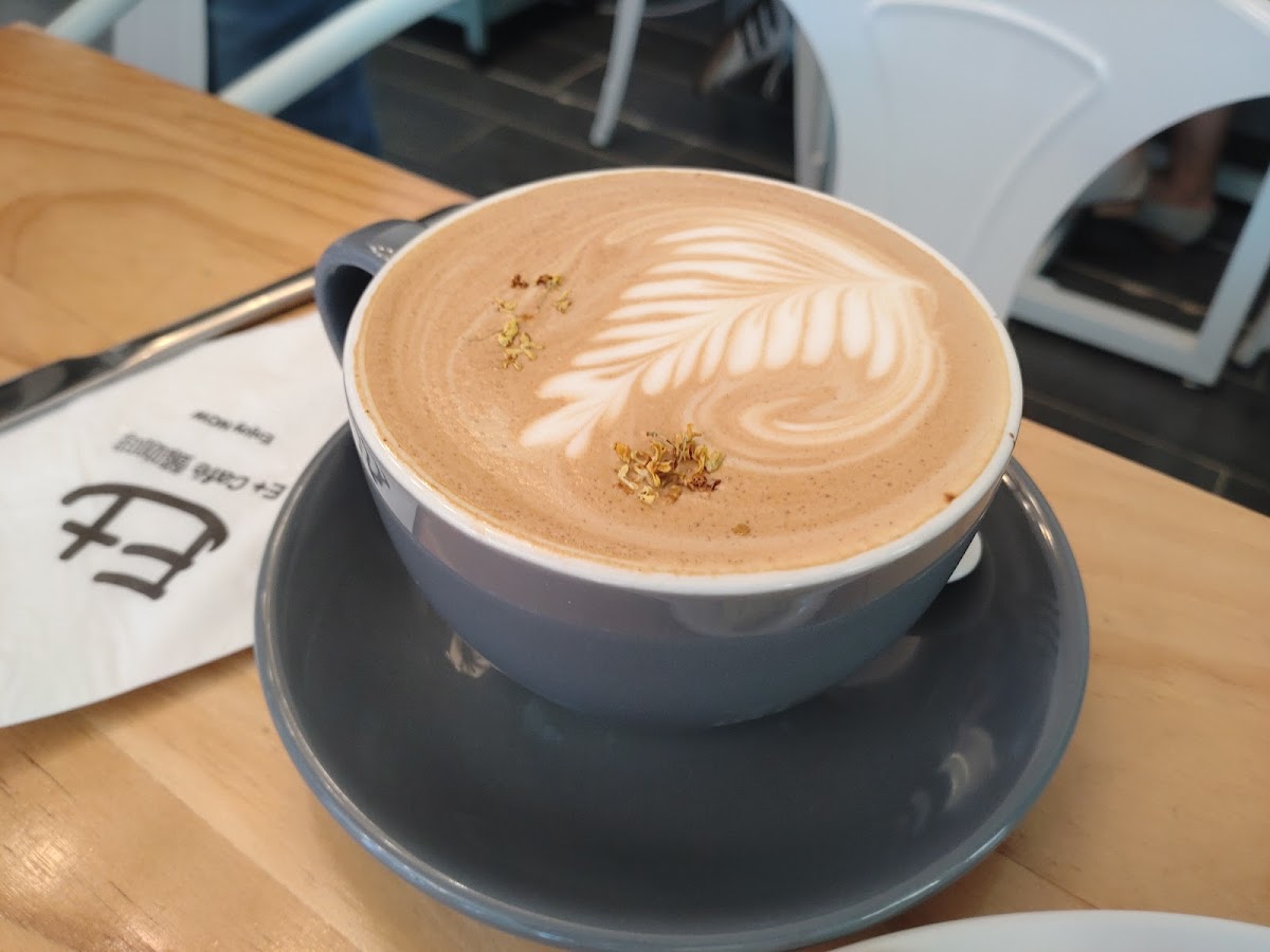 E+ Cafe photo 5