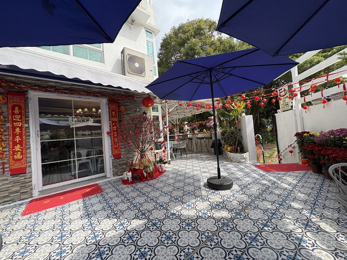 E+ Cafe — photo 6