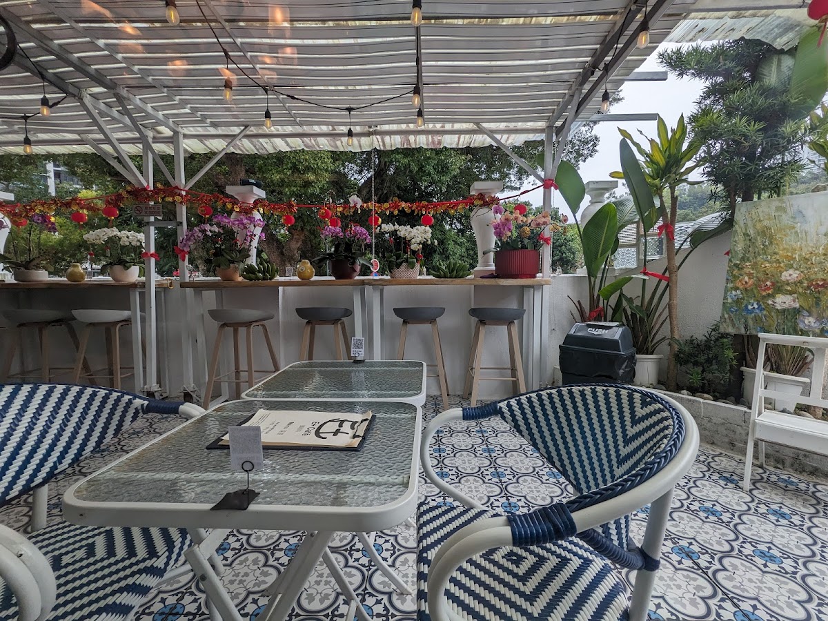 E+ Cafe — photo 8