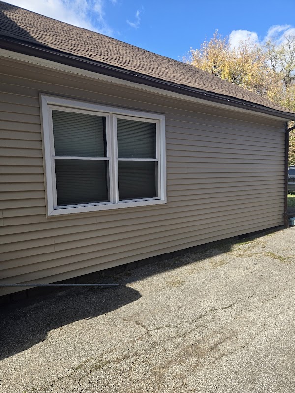 Oaks Roofing & Siding photo 1