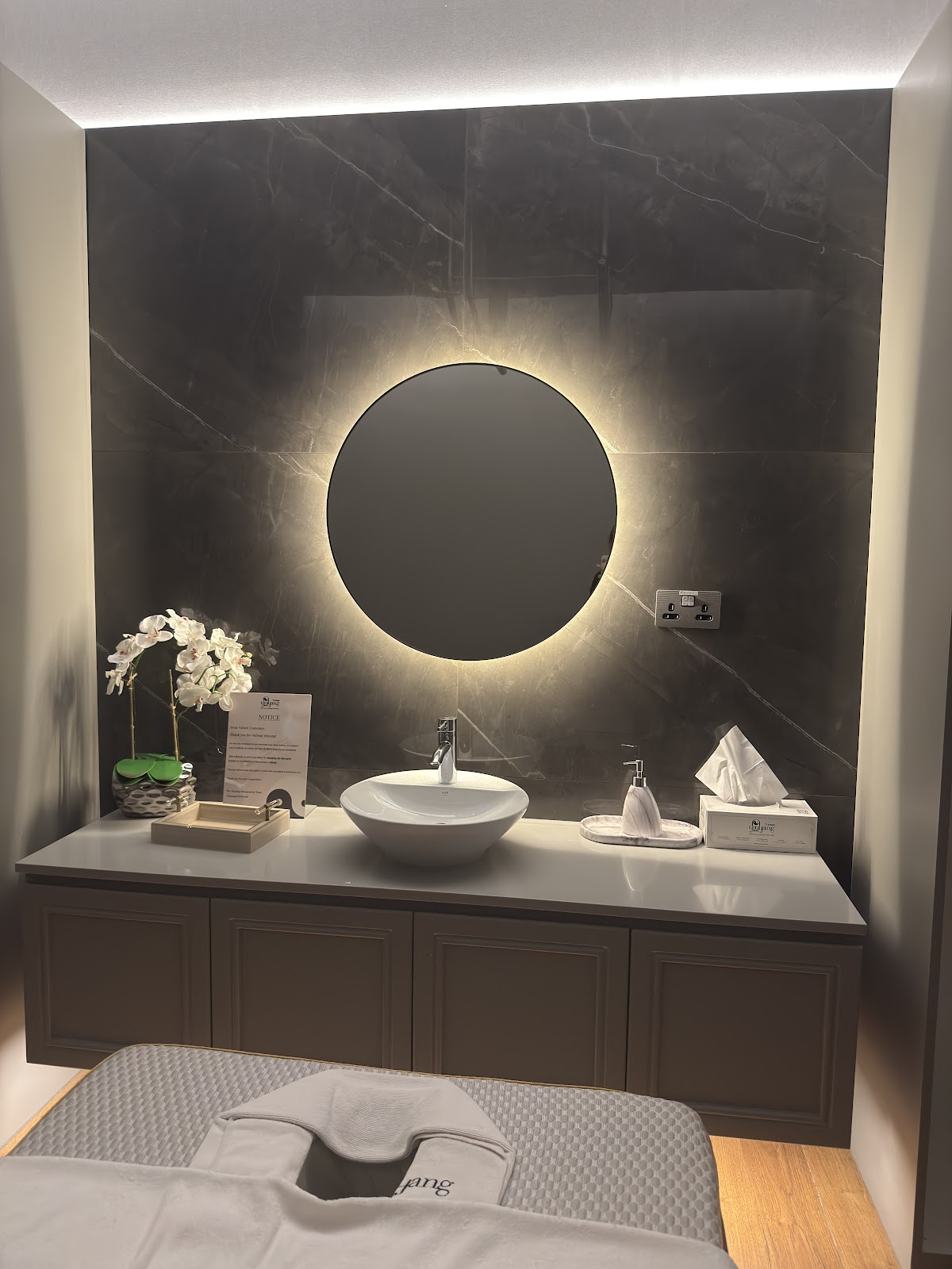 Yinyang Connection Platinum Spa Dubai Mall 5