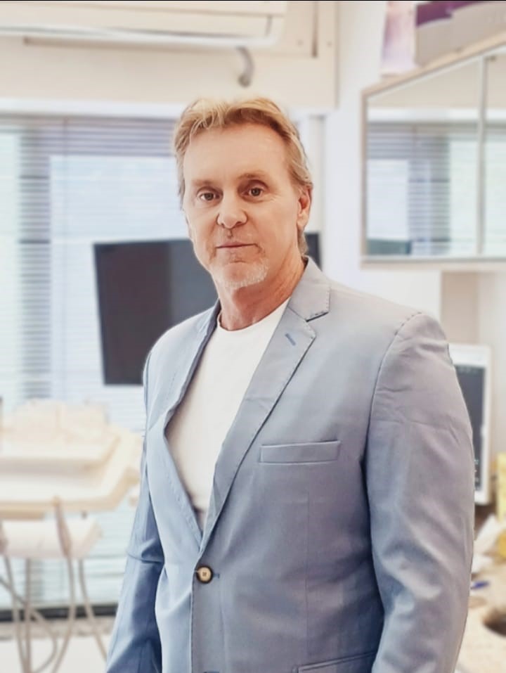 Dr. Alexandre Dunaev - Dentista Niterói 24 Horas