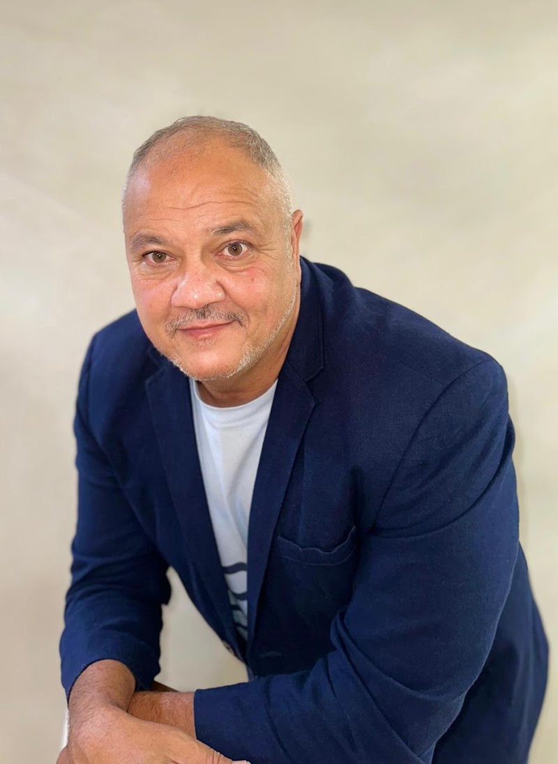 Dr. João Cossatis - Cirurgião Bucomaxilofacial e Implantodontista