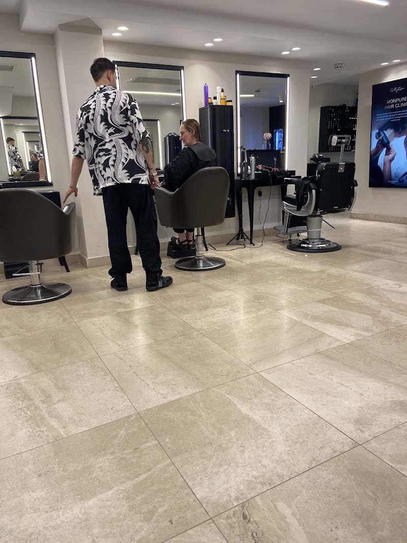 Gielly Green - Salon