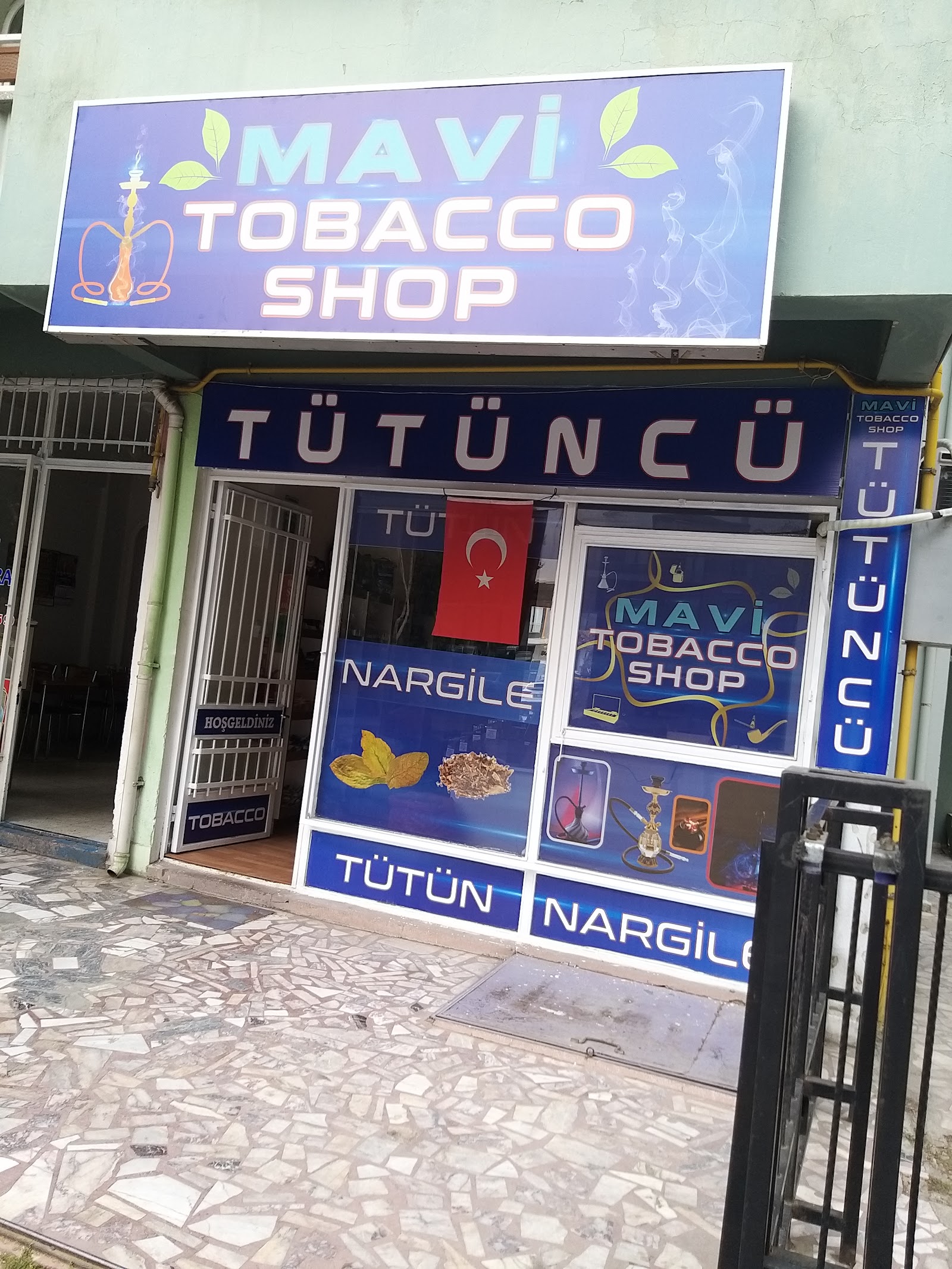 Mavi Tobacco Shop mekanı