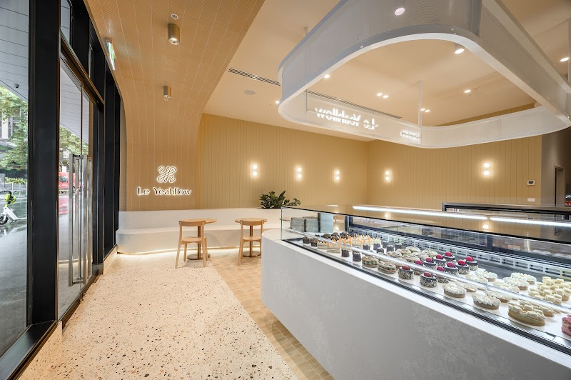 Le Yeahllow - Cake Shop Little Collins St
