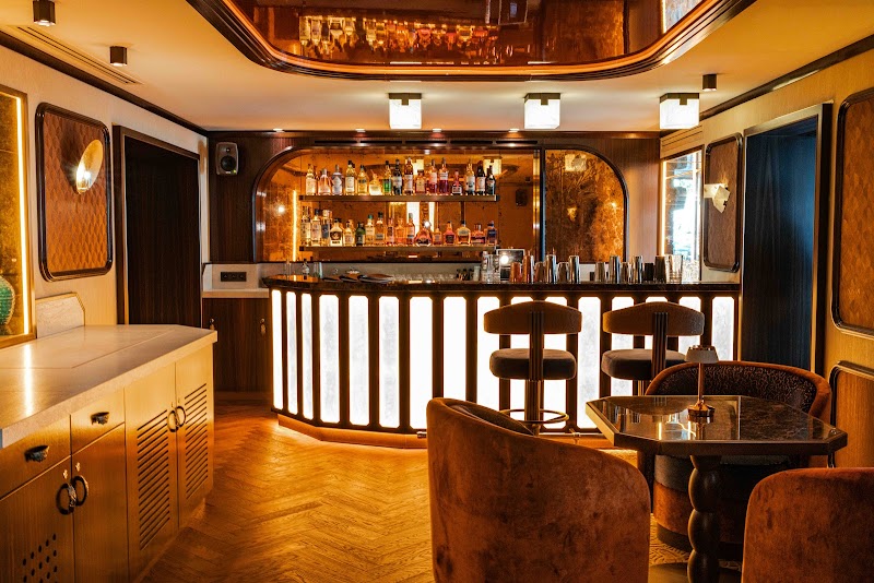Minuit Express - Cocktail & Spirits Bar 7ème Paris