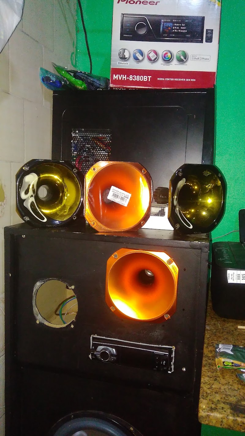 Foto de CHICKSUSPENSOUND Auto Peças & Acessório Som E Borracharia