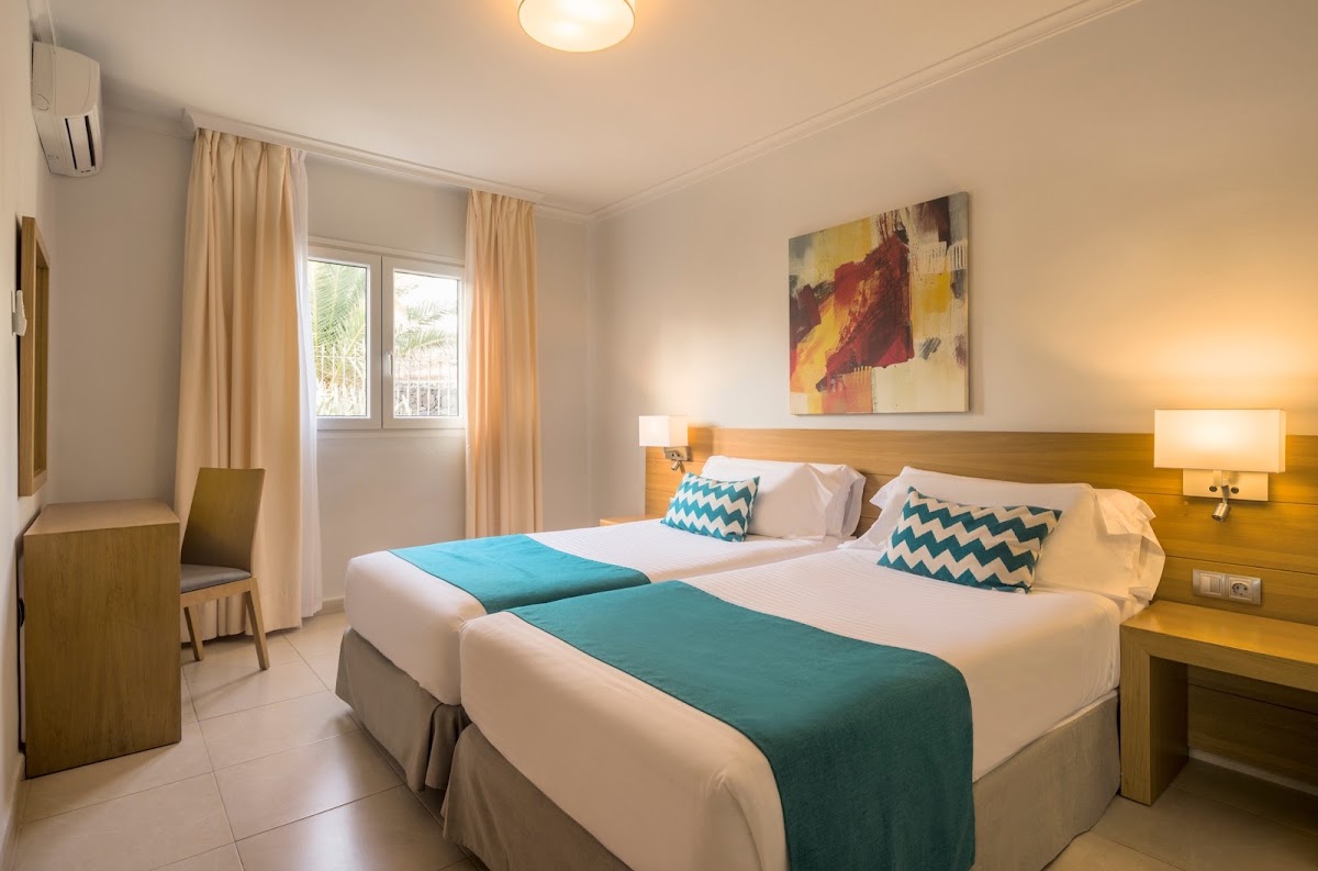 Aparthotel ILUNION Costa Sal Lanzarote, dog-friendly hotel