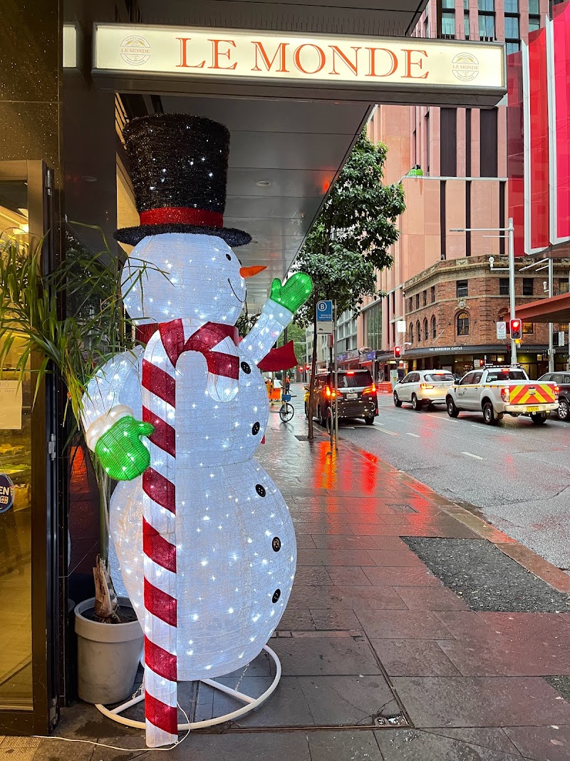 Le MONDE Bakery-Cafe photo 1