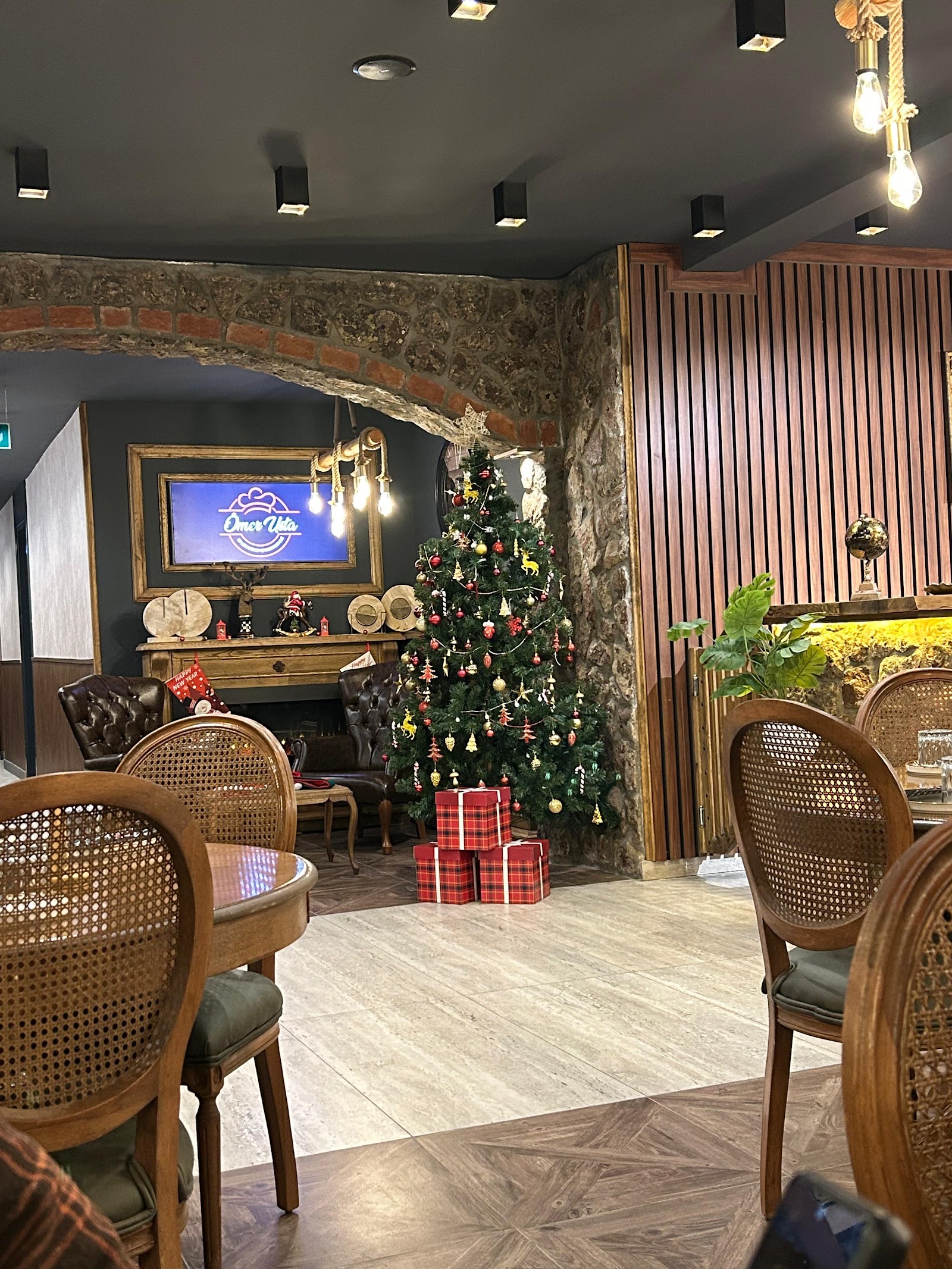 ÖMER USTA ET LOKANTASI KIRŞEHİR ŞUBESİ mekanı
